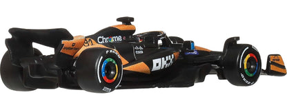 Hot Wheels 1:64 Scale Premium Race Team MCLAREN - Driver 1 Die-Cast Formula 1® Collectible Toy Race Car with Real Riders Tires & Metal/Metal Body & Chassis